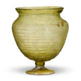 A ROMAN GREEN GLASS FOOTED KANTHAROS - photo 3
