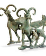 Bronzes du Luristan. A LURISTAN BRONZE HORSE BIT