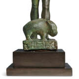 AN EGYPTIAN BRONZE HORUS THE BEHDETITE SPEARING SETH - фото 4