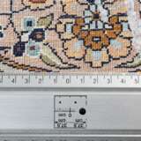 Orientteppich aus Seide. GHOM/KASCHMIR, 20. Jh., 83x153 cm. - Foto 3