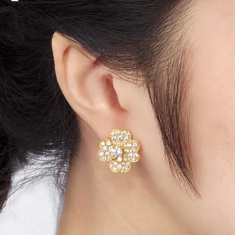 VAN CLEEF & ARPELS DIAMOND 'COSMOS' EARRINGS - photo 3