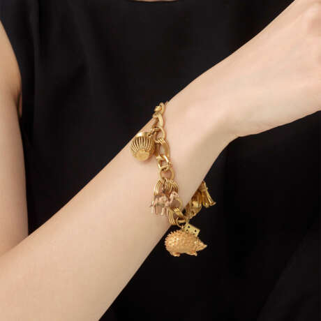 GOLD AND RUBY CHARM BRACELET - фото 4