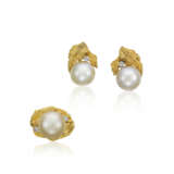 CULTURED PEARL AND DIAMOND EARRINGS AND RING SET - photo 1