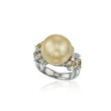 CULTURED PEARL, DIAMOND AND COLOURED DIAMOND RING AND EARRINGS SET - фото 3
