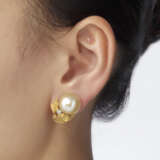 CULTURED PEARL AND DIAMOND EARRINGS AND RING SET - photo 5