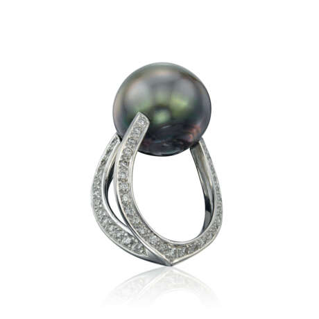 TWO CULTURED PEARL AND DIAMOND RING - Foto 3