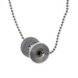 A NECKLACE WITH TWO 45 RPM ADAPTER MEDALLIONS WORN BY DJ KOOL HERC, MID 1970S - Foto 2