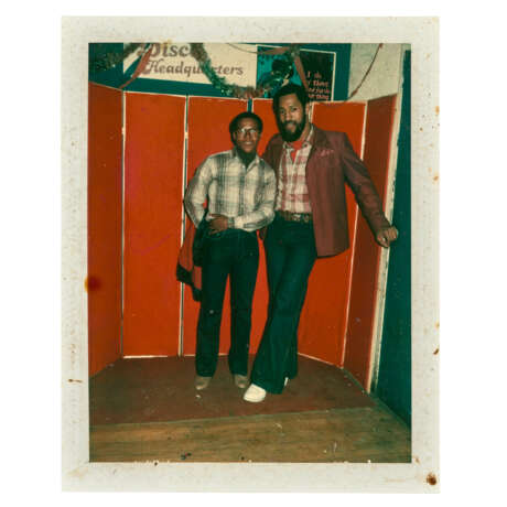 A GROUP OF THREE POLAROID PORTRAITS OF CLARK KENT & KOOL HERC: ONE AT STAFFORD’S PLACE CLUB, UNIVERSITY AVENUE, BRONX, NY; ONE AT DISCO FEVER, BRONX, NY; AND ONE AT T-CONNECTION, BRONX, NY - Foto 2