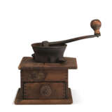 THE CAMPBELL FAMILY HANDCRANK COFFEE GRINDER - фото 1