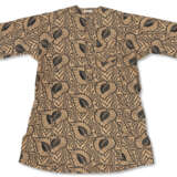 A COLLECTION OF AFRICAN CLOTHING - Foto 12