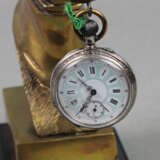 figürlicher Uhrenhalter mit Taschenuhr - Foto 3