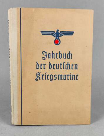 Jahrbuch der deutschen Kriegsmarine 1941 - Foto 1