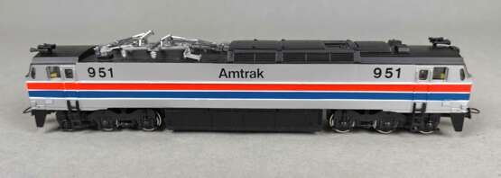 Bachmann E-Lok 951 Amtrak H0 - фото 2