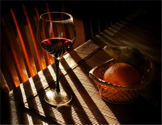 “Evening glass of red” Photographic paper Digital photography Color photo Still life 2010 - photo 1