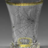 Ranftbecher mit drei Fliegen im Spinnennetz - photo 1