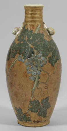 Jugendstil-Vase mit Weinrebendekor - Foto 1