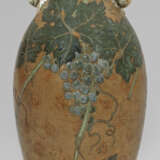 Jugendstil-Vase mit Weinrebendekor - Foto 1