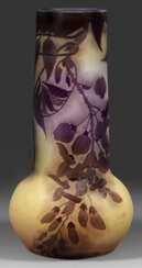 Jugendstil-Vase mit Blauregendekor von Emile Gallé