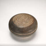 A JIZHOU KILN COSMETIC BOX OF SONG DYNASTY (960-1279)
- photo 7