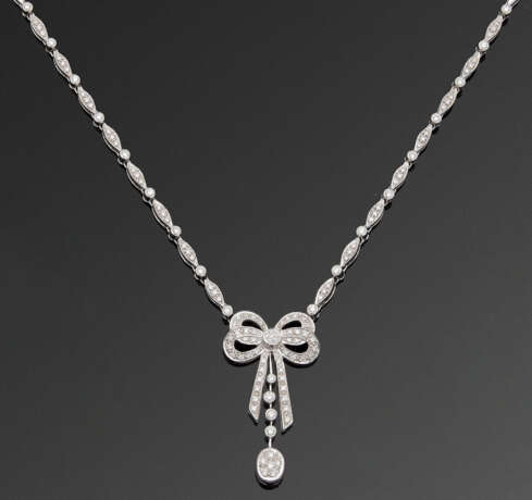 Feines Schleifen-Collier mit Diamanten - Foto 1