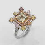 Extravaganter Fancy-Diamantring - фото 1