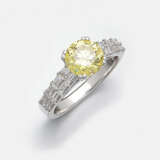 Fancy Vivid Yellow-Brillantsolitär-Ring - photo 1