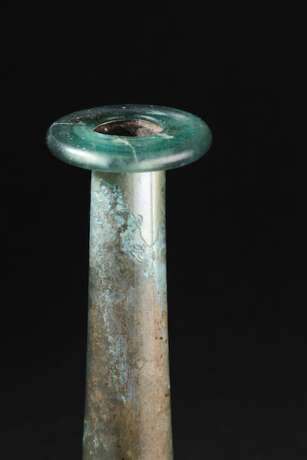 A GLASS BOTTLE OF TANG DYNASTY (618-907) - Foto 7