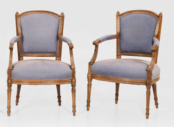 Paar Louis XVI-Armlehnstühle - Foto 1