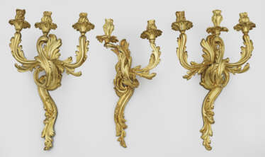 Drei große Wandappliken im Louis XV-Stil