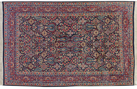 Großer signierter Kirman Yazd-Teppich - Foto 1