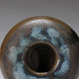 A LUSHAN GLAZE WATER POT OF TANG DYNASTY (618-907) - Foto 7