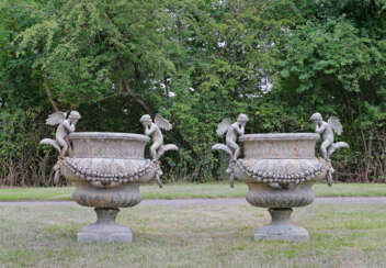 Paar monumentale Parkvasen