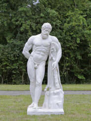 Große Parkskulptur des Herkules Farnese