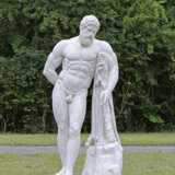 Große Parkskulptur des Herkules Farnese - фото 1