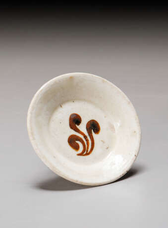 A DANGYANGYU KILN PLATE OF THE NORTHERN SONG DYNASTY - photo 5