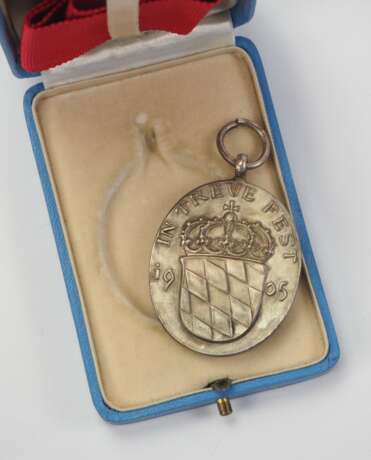 Bayern: Luitpold-Medaille, in Silber, im Etui. - фото 2