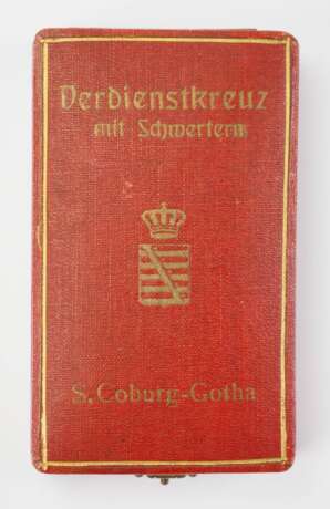 Sachsen-Coburg-Gotha: Sachsen Ernestinischer Hausorden, Verdienstkreuz mit Schwertern Etui. - photo 1