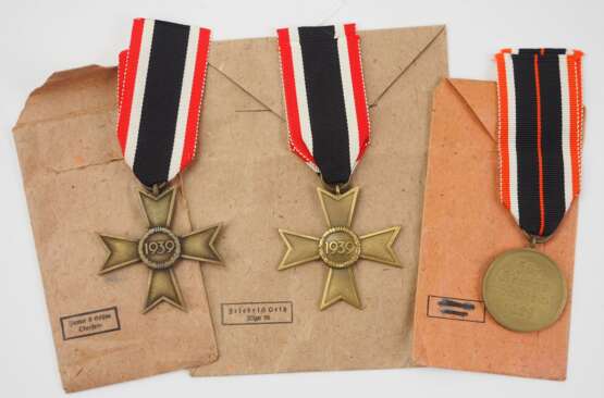 Kriegsverdienstkreuz, 2. Klasse , in Tüte - 2 Exemplare. - Foto 2