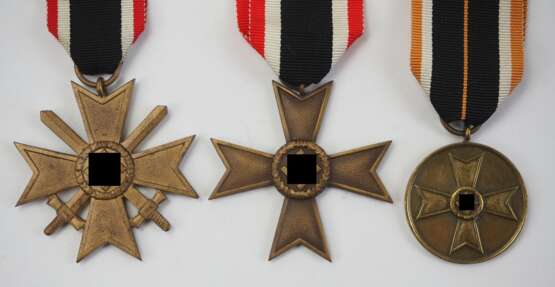Kriegsverdienstkreuz - 3 Exemplare. - фото 1