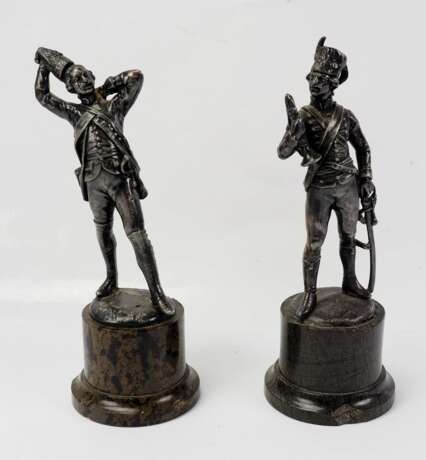 Preussen: 2 Soldaten Skulpturen. - photo 1