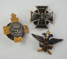 Russland: Regimentsabzeichen - 3 Exemplare.