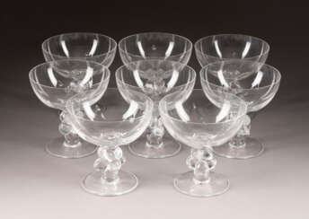 RENÉ LALIQUE ACHT CHAMPAGNERSCHALEN