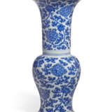 A BLUE AND WHITE `PHOENIX TAIL’ VASE - photo 2