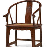 A PAIR OF HUANGHUALI HORSESHOE-BACK ARMCHAIRS - photo 3