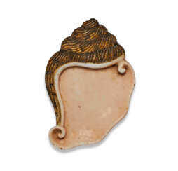 A UNUSUAL SMALL ENAMELED CONCH-FORM PALETTE