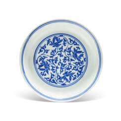 A BLUE AND WHITE &#39;LOTUS’ DISH