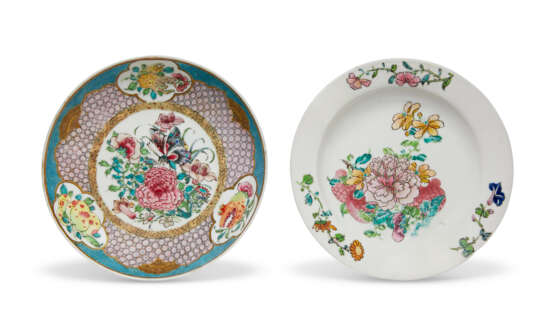 A SMALL FAMILLE ROSE RUBY-BACK DISH AND A FAMILLE ROSE SAUCER - photo 1