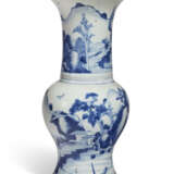 A SMALL BLUE AND WHITE `PHOENIX TAIL` VASE - photo 1