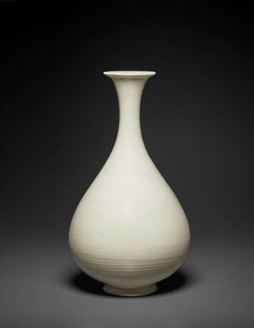 A DING-TYPE PEAR-SHAPED VASE, YUHUCHUNPING - photo 1