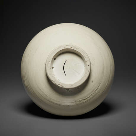 A DING-TYPE PEAR-SHAPED VASE, YUHUCHUNPING - фото 3